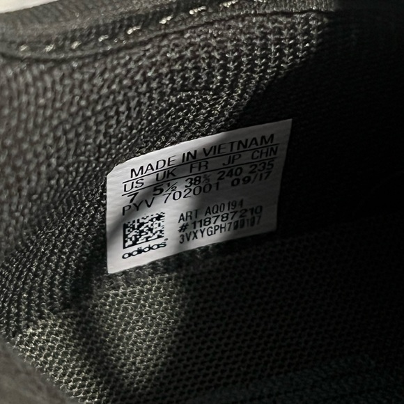 Women’s Adidas Sneakers - Picture 6 of 6